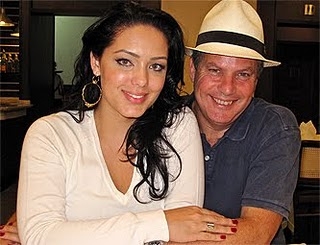 Tânia Mara e Jayme Monjardim felizes com a chegada de Maysa